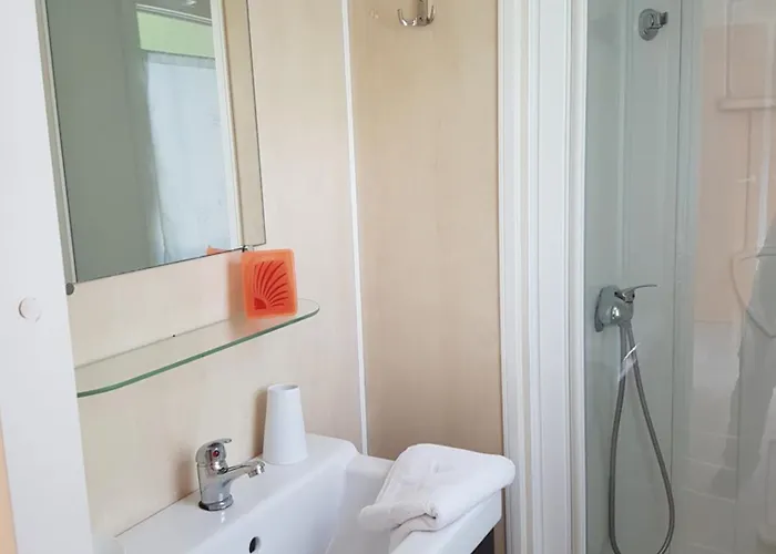 مكان تخييم Le Moulin Du Roy 3*